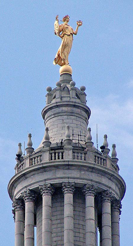 Công trình mang tên Civic Fame trên nóc tòa thị chính New York xây dựng năm 1913. Công trình mang tên Civic Fame trên nóc tòa thị chính New York xây dựng năm 1913. Công trình mang tên Civic Fame trên nóc tòa thị chính New York xây dựng năm 1913. Công trình mang tên Civic Fame trên nóc tòa thị chính New York xây dựng năm 1913