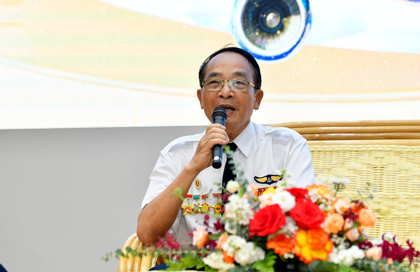 Ông Phạm Huy Vận kể về giây phút động cơ máy bay dừng hoạt động khi đang ở trên không.