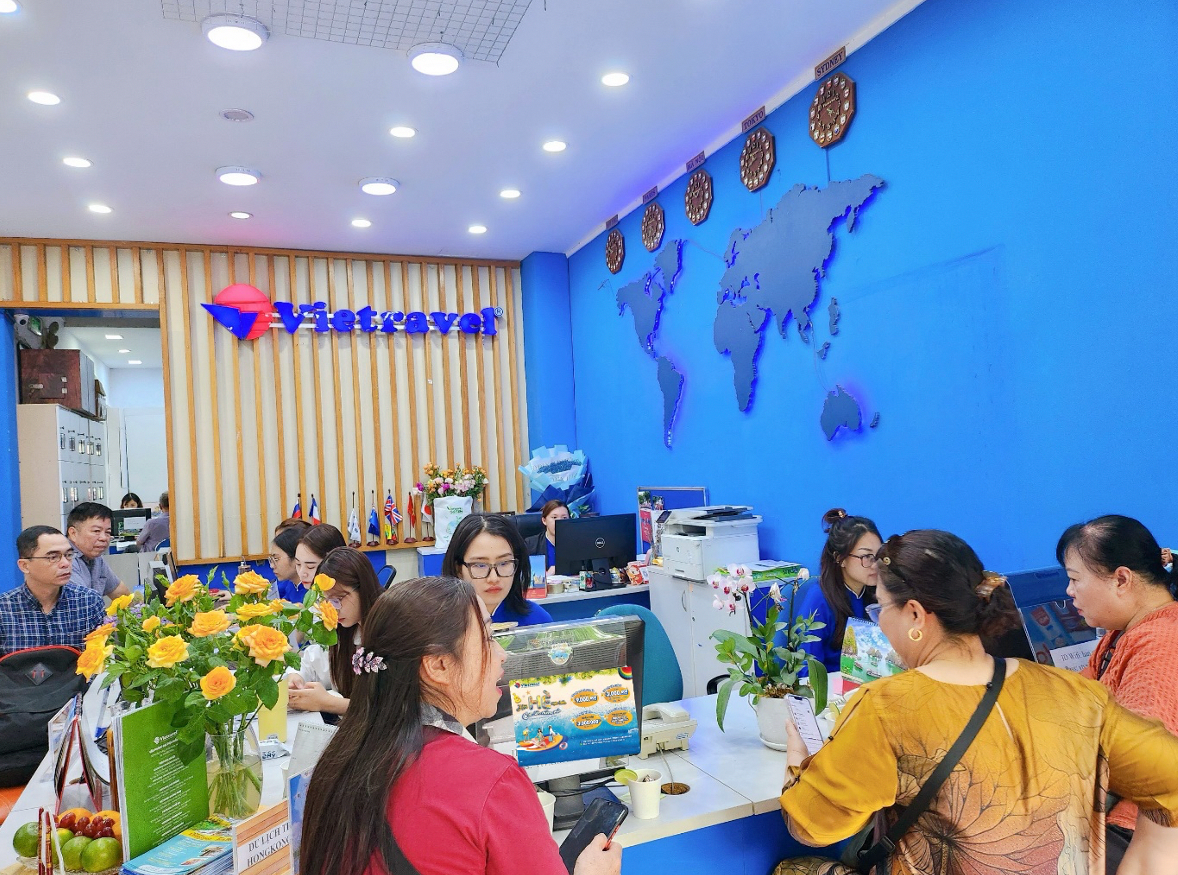 Các doanh nghiệp tung liên tiếp các gói ưu đãi cho tour du lịch trong nước, quốc tế.