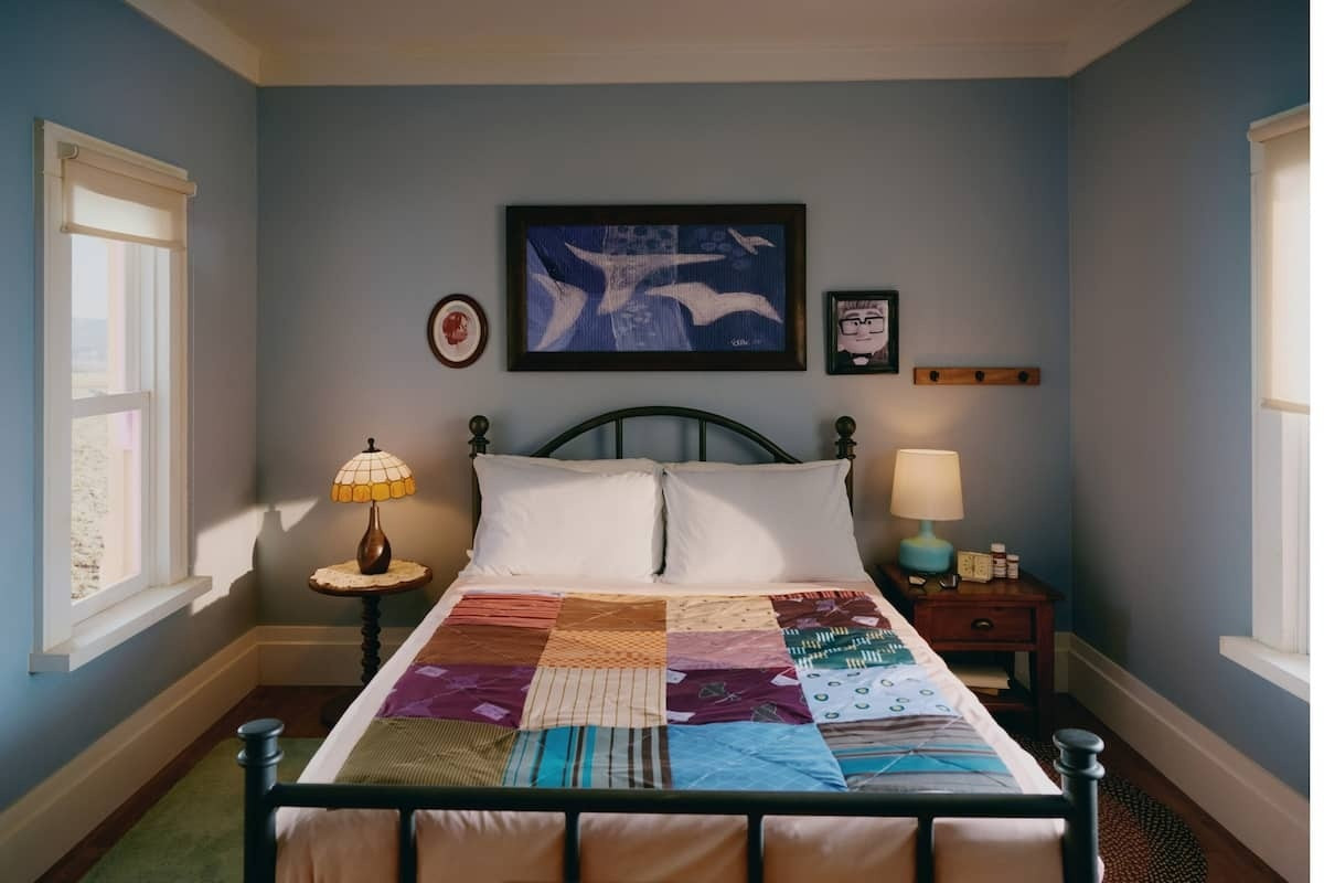 Nội thất ngôi nhà được tái hiện y hệt trong phim. Nội thất ngôi nhà được tái hiện y hệt trong phim.