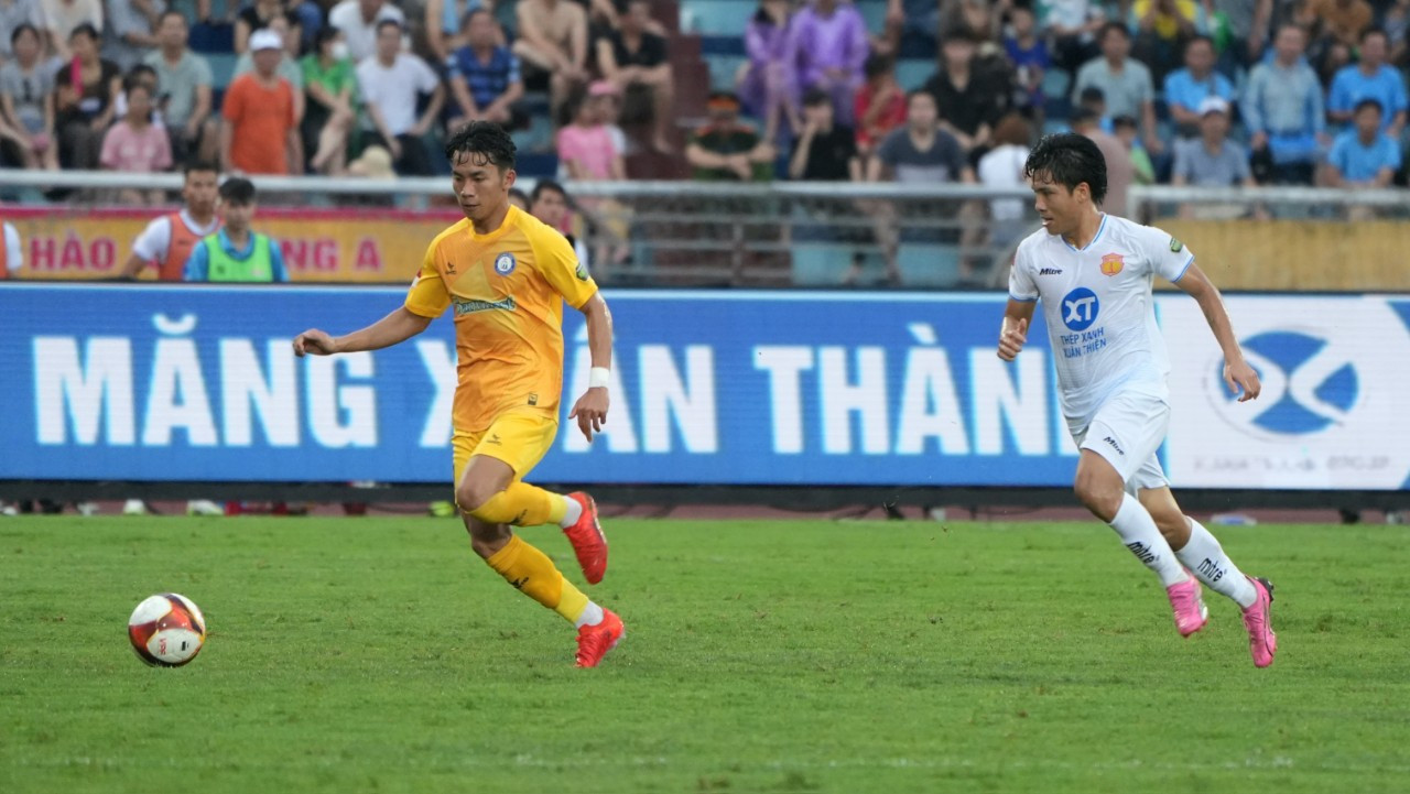  Đại thắng Khánh Hòa 5-1, Thép Xanh Nam Định lên ngôi vô địch trước 1 vòng đấu ảnh 19