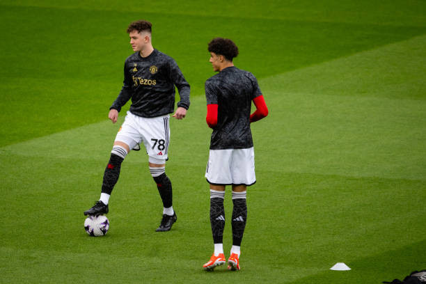 MU đánh rơi điểm trên sân nhà trước đội đang lo trụ hạng ảnh 3 MU đánh rơi điểm trên sân nhà trước đội đang lo trụ hạng ảnh 3