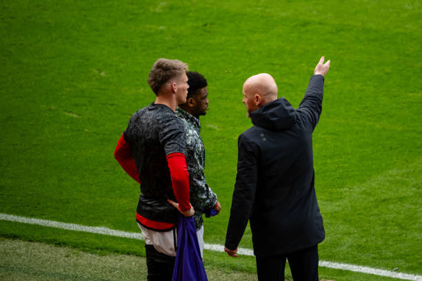 MU đánh rơi điểm trên sân nhà trước đội đang lo trụ hạng ảnh 10 MU đánh rơi điểm trên sân nhà trước đội đang lo trụ hạng ảnh 10