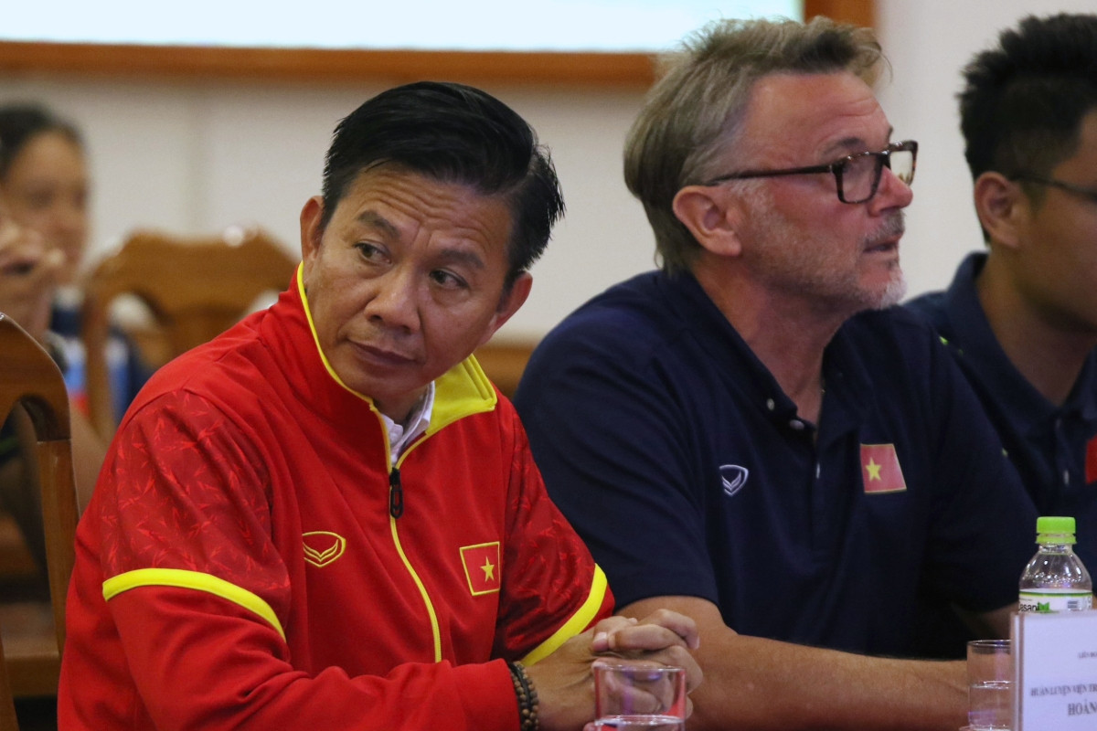 HLV Hoàng Anh Tuấn vẫn có thể thay đổi tối đa 5 người trong danh sách U23 Việt Nam của HLV Troussier. HLV Hoàng Anh Tuấn vẫn có thể thay đổi tối đa 5 người trong danh sách U23 Việt Nam của HLV Troussier.