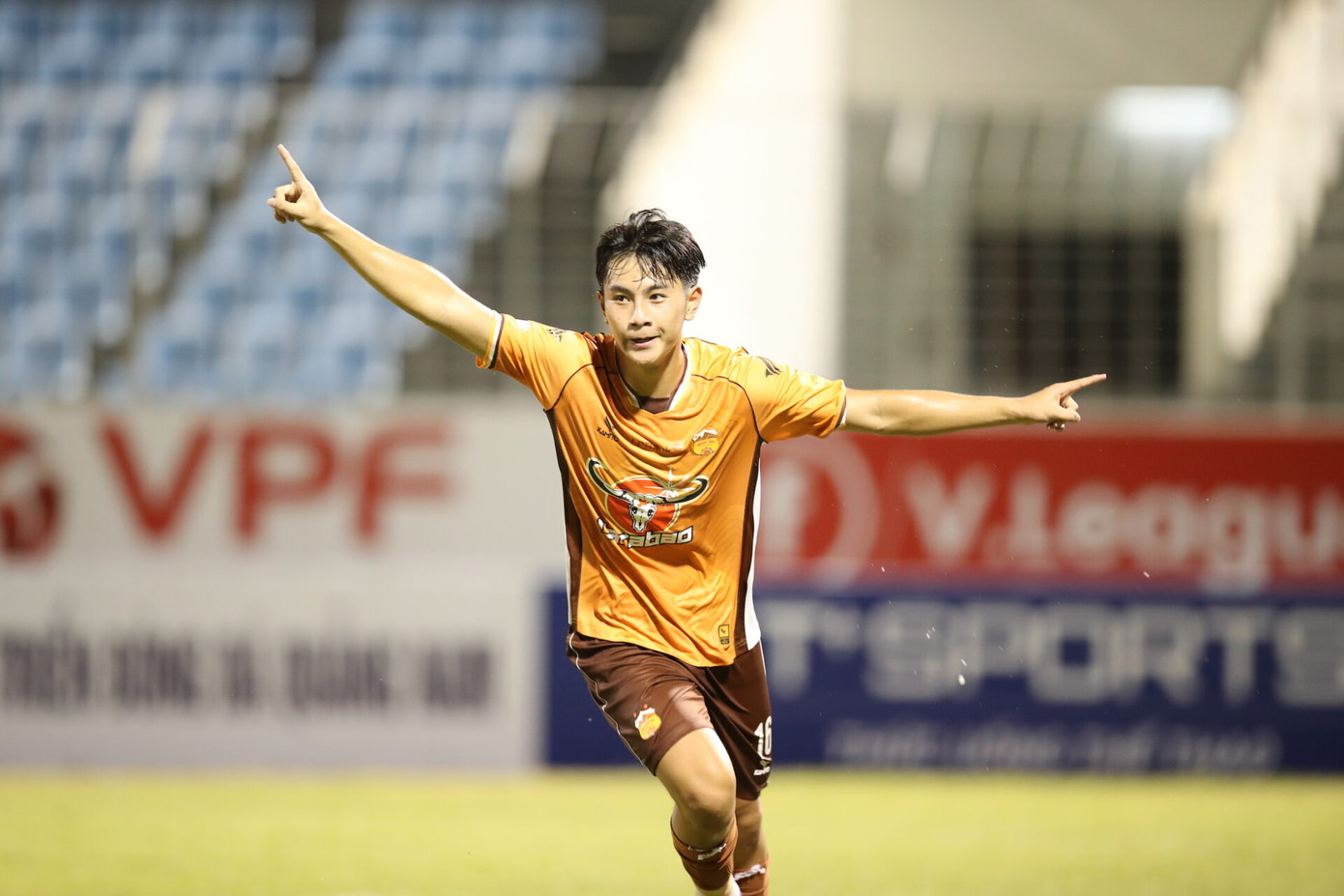 Trần Gia Bảo đi vào lịch sử V.League Trần Gia Bảo đi vào lịch sử V.League