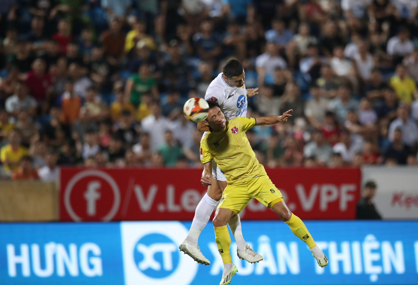 Thảm bại trước Hải Phòng, ngôi đầu của Thép Xanh Nam Định vẫn vững vàng khó tin ảnh 9