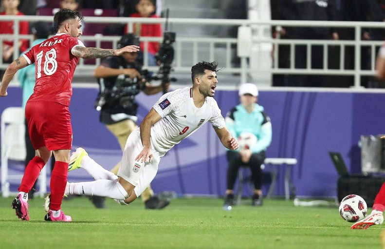 Mehdi Taremi bị treo giò ở trận đấu với Nhật Bản Mehdi Taremi bị treo giò ở trận đấu với Nhật Bản