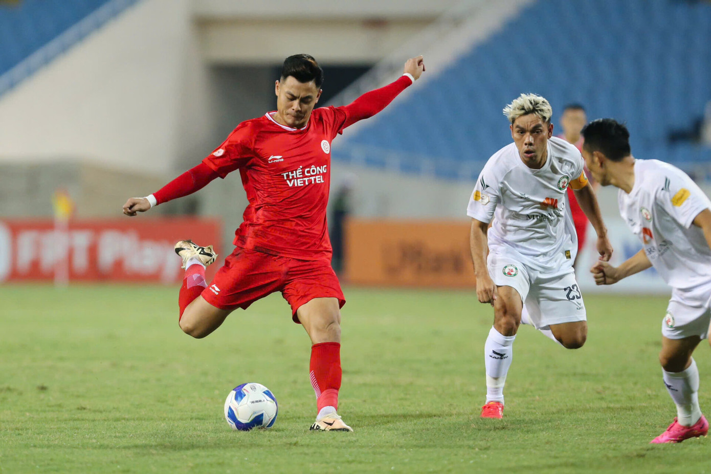 Thể Công Viettel tạm xa sân Mỹ Đình