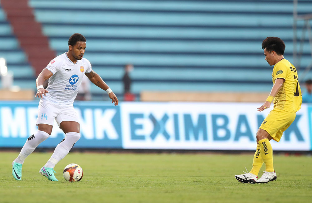 Nam Định đang phụ thuộc quá nhiều vào Rafaelson