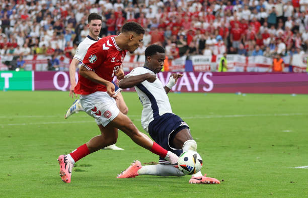 Chia điểm cùng Đan Mạch, tuyển Anh chưa thể giành vé sớm ảnh 26