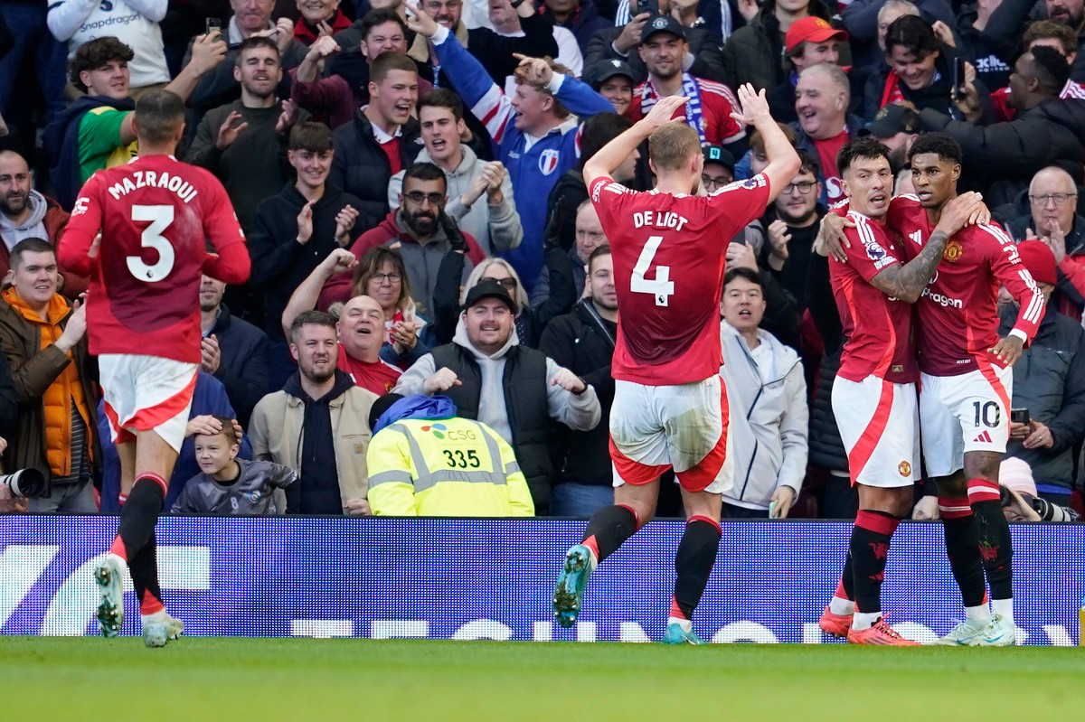 Rashford ăn mừng bàn mở tỷ số. Ảnh: AP Rashford ăn mừng bàn mở tỷ số. Ảnh: AP