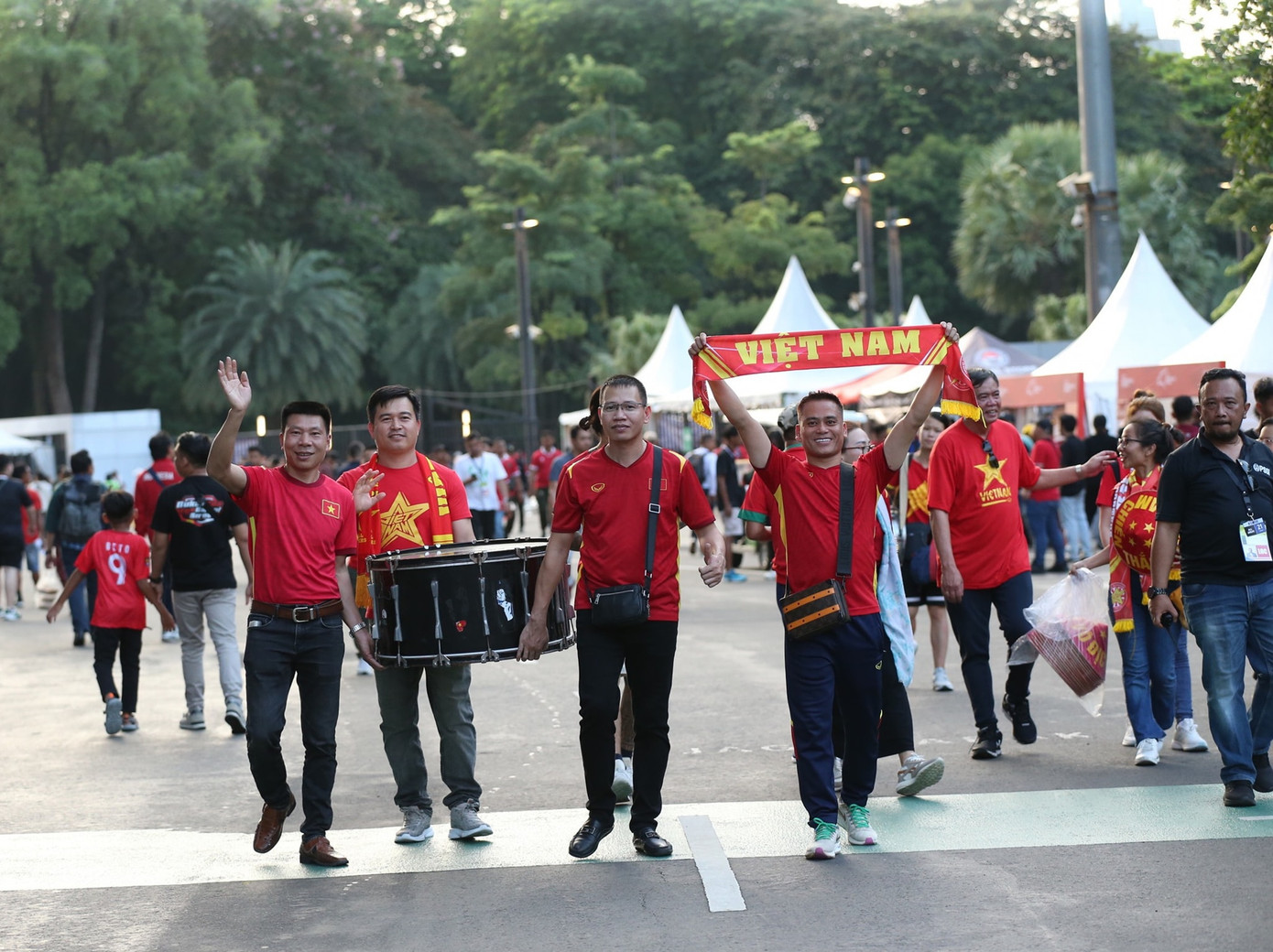 Gục ngã ở Bung Karno, đội tuyển Việt Nam mất vị trí nhì bảng F ảnh 4