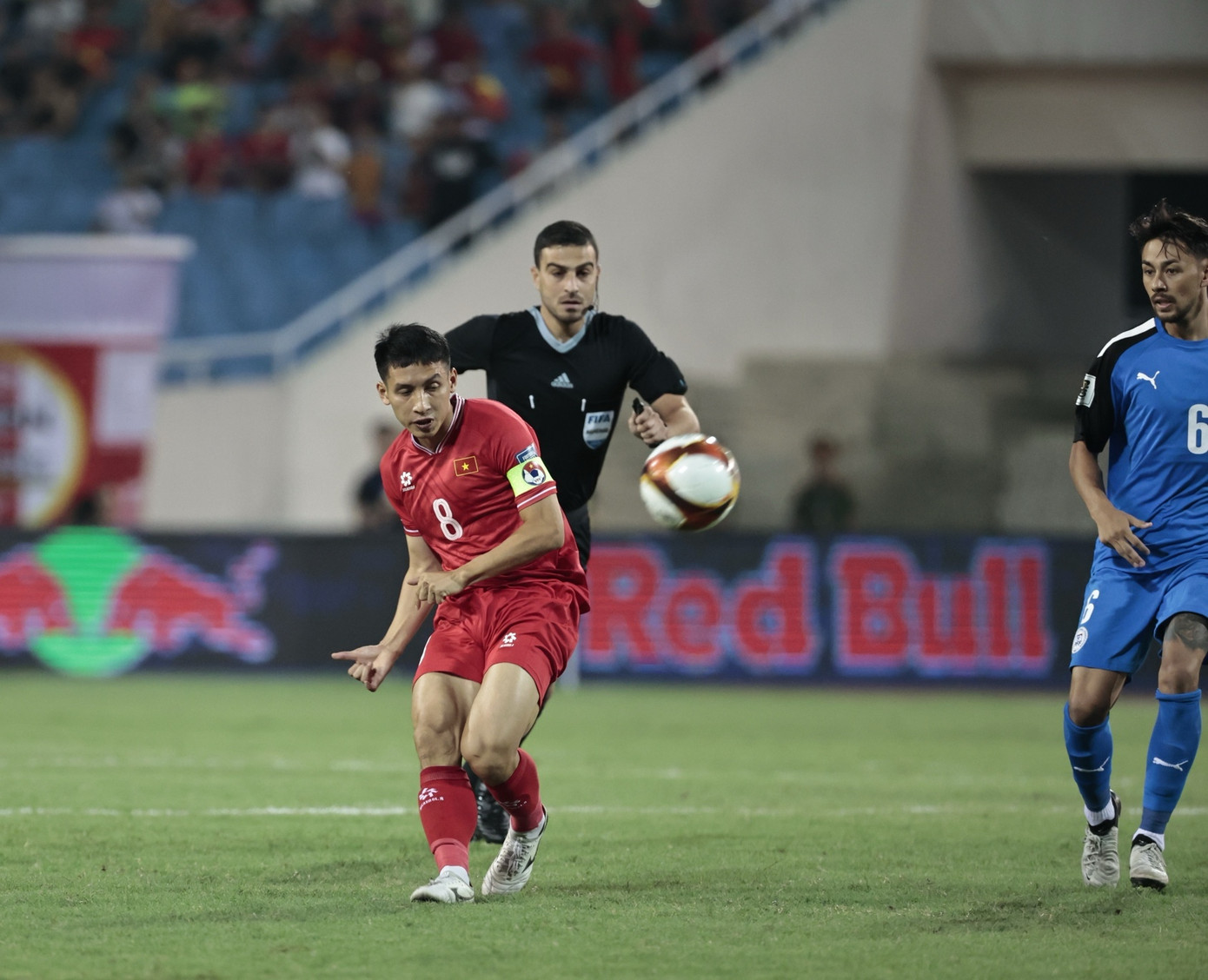 Đội trưởng tuyển Việt Nam suýt lập công sớm. Ảnh: Như Ý Đội trưởng tuyển Việt Nam suýt lập công sớm. Ảnh: Như Ý