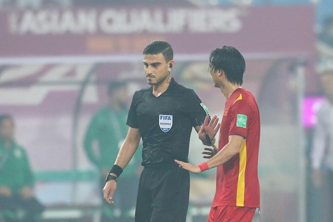 Trọng tài Hattab từng đến Mỹ Đình làm việc 2 lần Trọng tài Hattab từng đến Mỹ Đình làm việc 2 lần