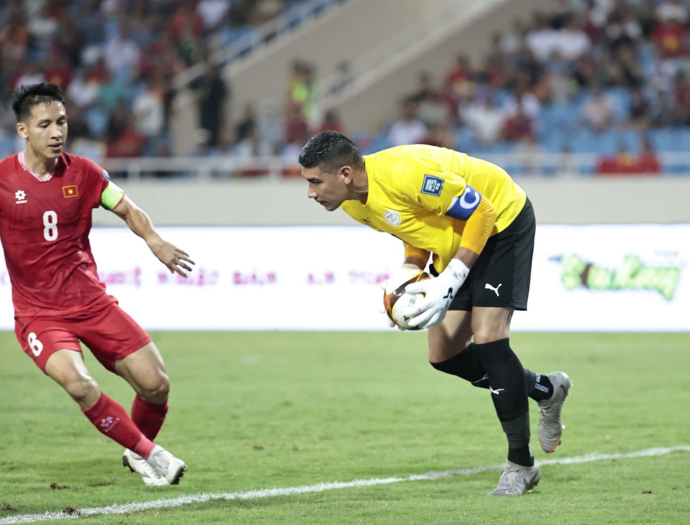 Hùng Dũng nỗ lực nhưng không tạo ra khác biệt. Ảnh: Như Ý Hùng Dũng nỗ lực nhưng không tạo ra khác biệt. Ảnh: Như Ý