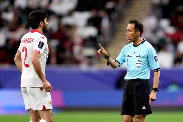 Thắng tối thiểu Tajikistan, Qatar giành vé đầu tiên vượt qua vòng bảng ảnh 12