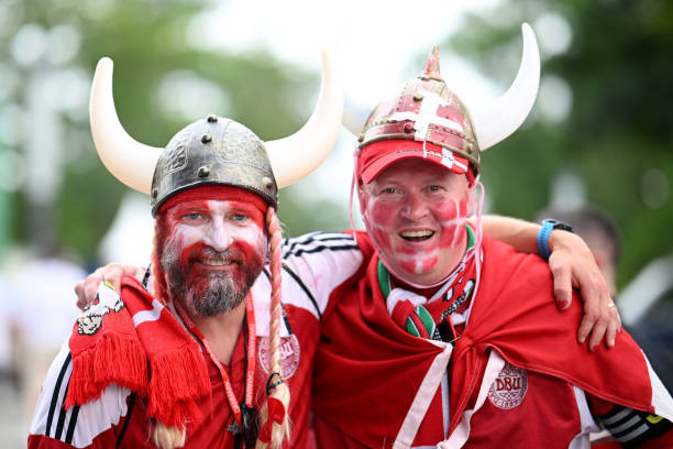 Chia điểm cùng Đan Mạch, tuyển Anh chưa thể giành vé sớm ảnh 2