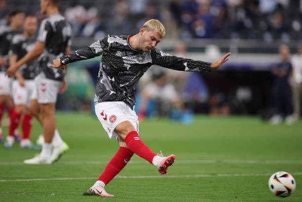 Chia điểm cùng Đan Mạch, tuyển Anh chưa thể giành vé sớm ảnh 12