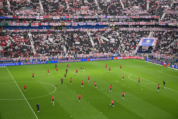 Chia điểm cùng Đan Mạch, tuyển Anh chưa thể giành vé sớm ảnh 5