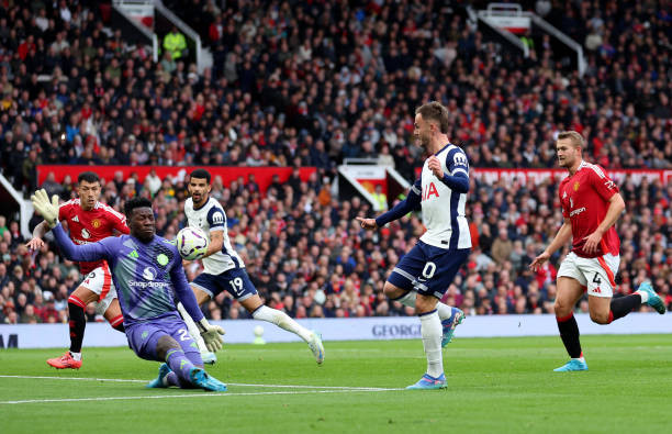 Bruno Fernandes bị đuổi, MU thua thảm Tottenham trên sân nhà ảnh 10