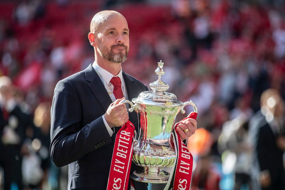 HLV Ten Hag tiếp tục dẫn dắt MU