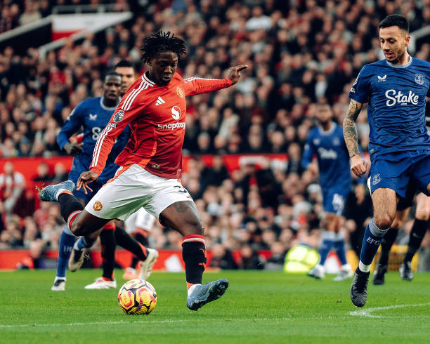 Zirkzee lập cú đúp, MU thắng dễ Everton ảnh 2 Zirkzee lập cú đúp, MU thắng dễ Everton ảnh 2