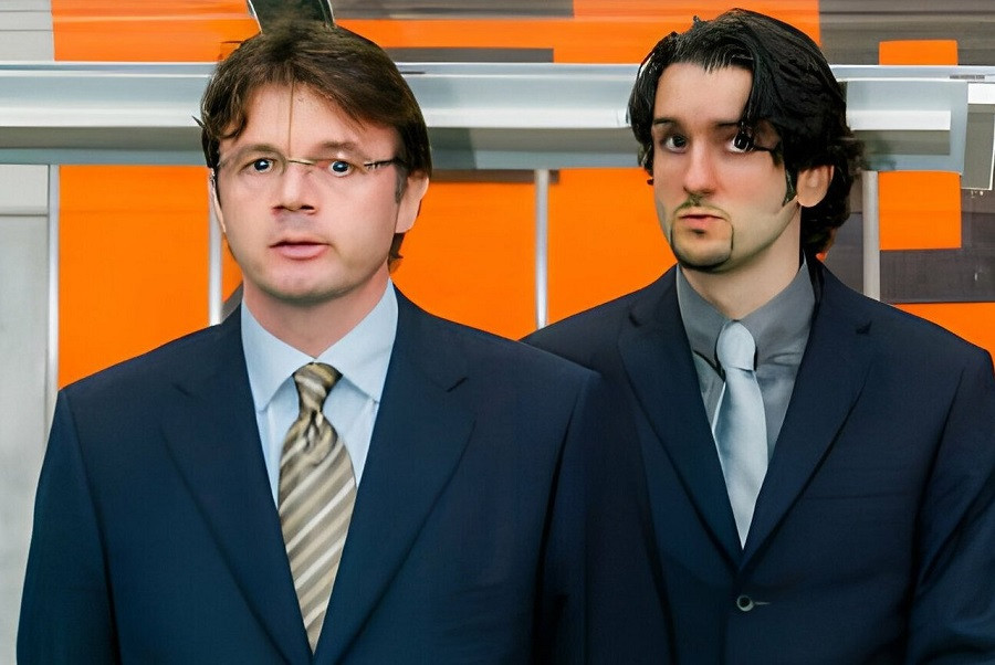 Florent Dabadie (phải) là trợ lý cũ của HLV Troussier ở tuyển Nhật Bản