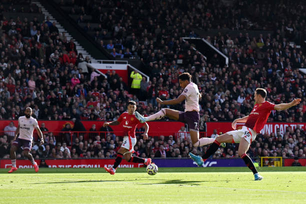 Hojlund lập công, MU ngược dòng thắng Brentford ảnh 10 Hojlund lập công, MU ngược dòng thắng Brentford ảnh 10