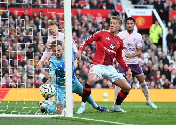 Hojlund lập công, MU ngược dòng thắng Brentford ảnh 12 Hojlund lập công, MU ngược dòng thắng Brentford ảnh 12