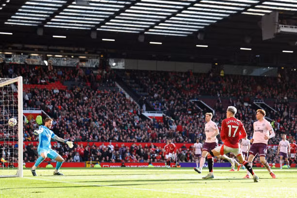 Hojlund lập công, MU ngược dòng thắng Brentford ảnh 15