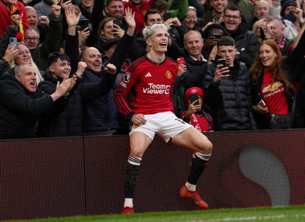 Garnacho lập cú đúp, MU đại thắng West Ham ảnh 15 Garnacho lập cú đúp, MU đại thắng West Ham ảnh 15