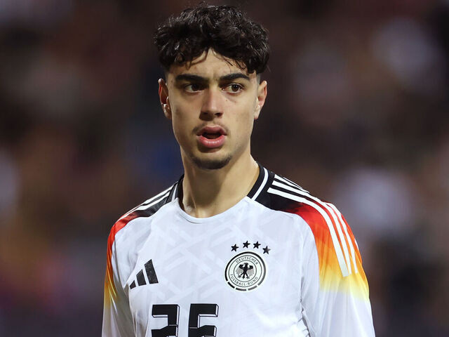 Aleksandar Pavlovic bỏ lỡ EURO 2024 đầy đáng tiếc Aleksandar Pavlovic bỏ lỡ EURO 2024 đầy đáng tiếc