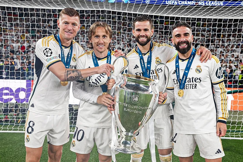 4 ngôi sao Real Madrid chụp ảnh kỷ niệm chức vô địch Champions League thứ 6 4 ngôi sao Real Madrid chụp ảnh kỷ niệm chức vô địch Champions League thứ 6
