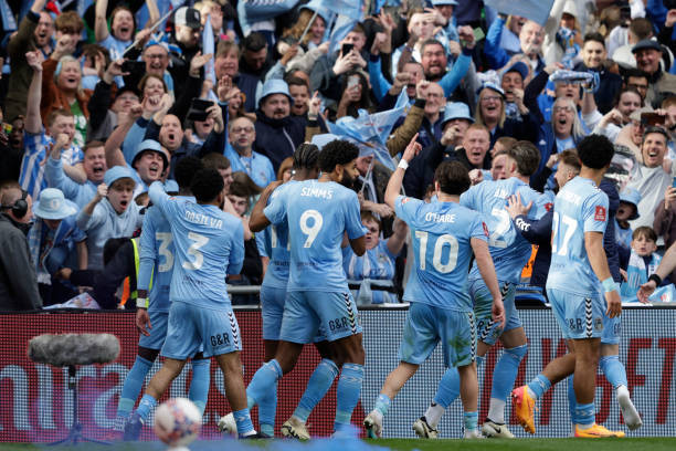 Chật vật thắng Coventry, MU gặp Man City ở chung kết FA Cup ảnh 35 Chật vật thắng Coventry, MU gặp Man City ở chung kết FA Cup ảnh 35