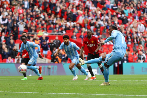 Chật vật thắng Coventry, MU gặp Man City ở chung kết FA Cup ảnh 32 Chật vật thắng Coventry, MU gặp Man City ở chung kết FA Cup ảnh 32