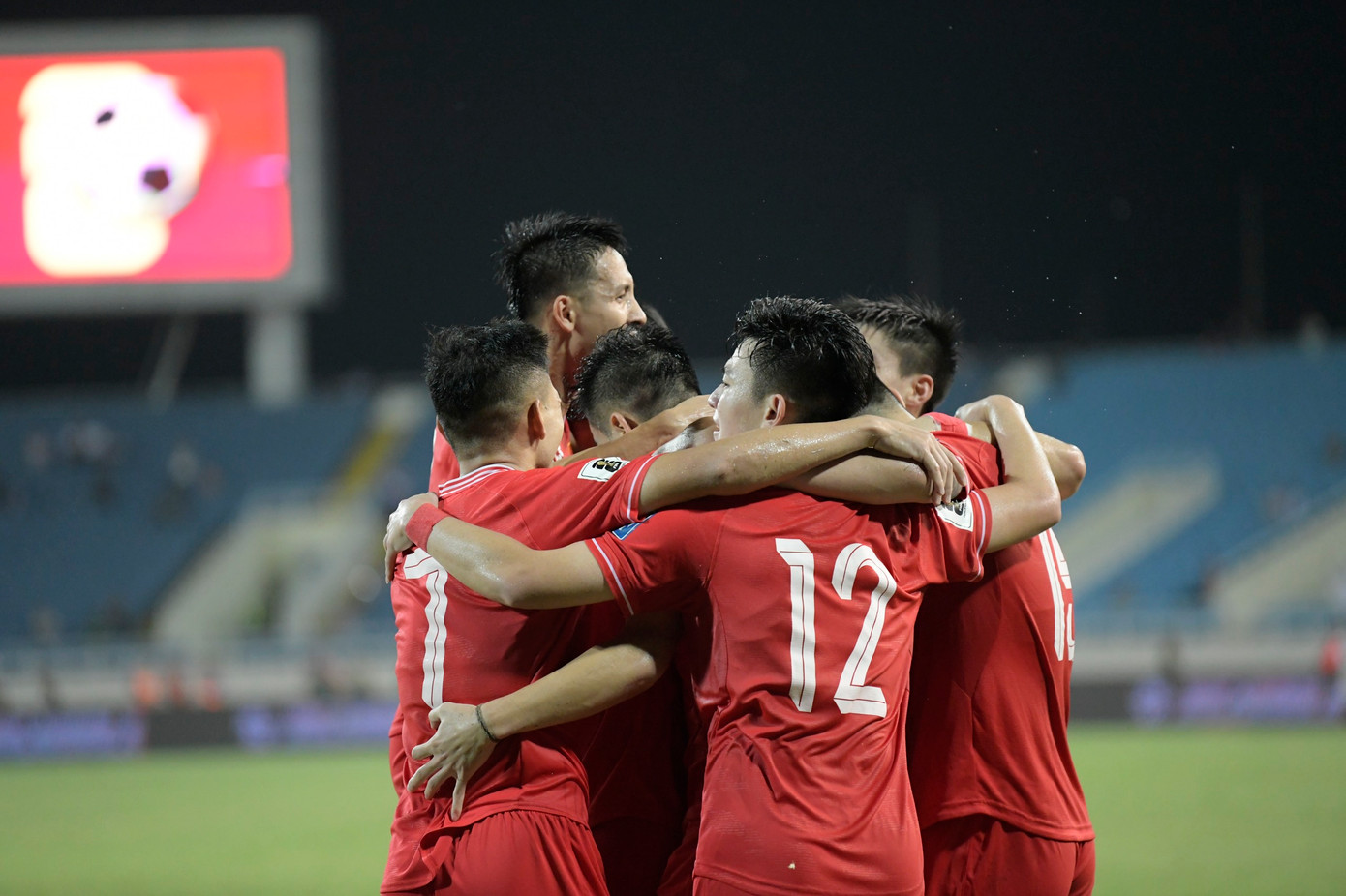 Đội tuyển Việt Nam nuôi hy vọng đến phút chót. Ảnh: Như Ý