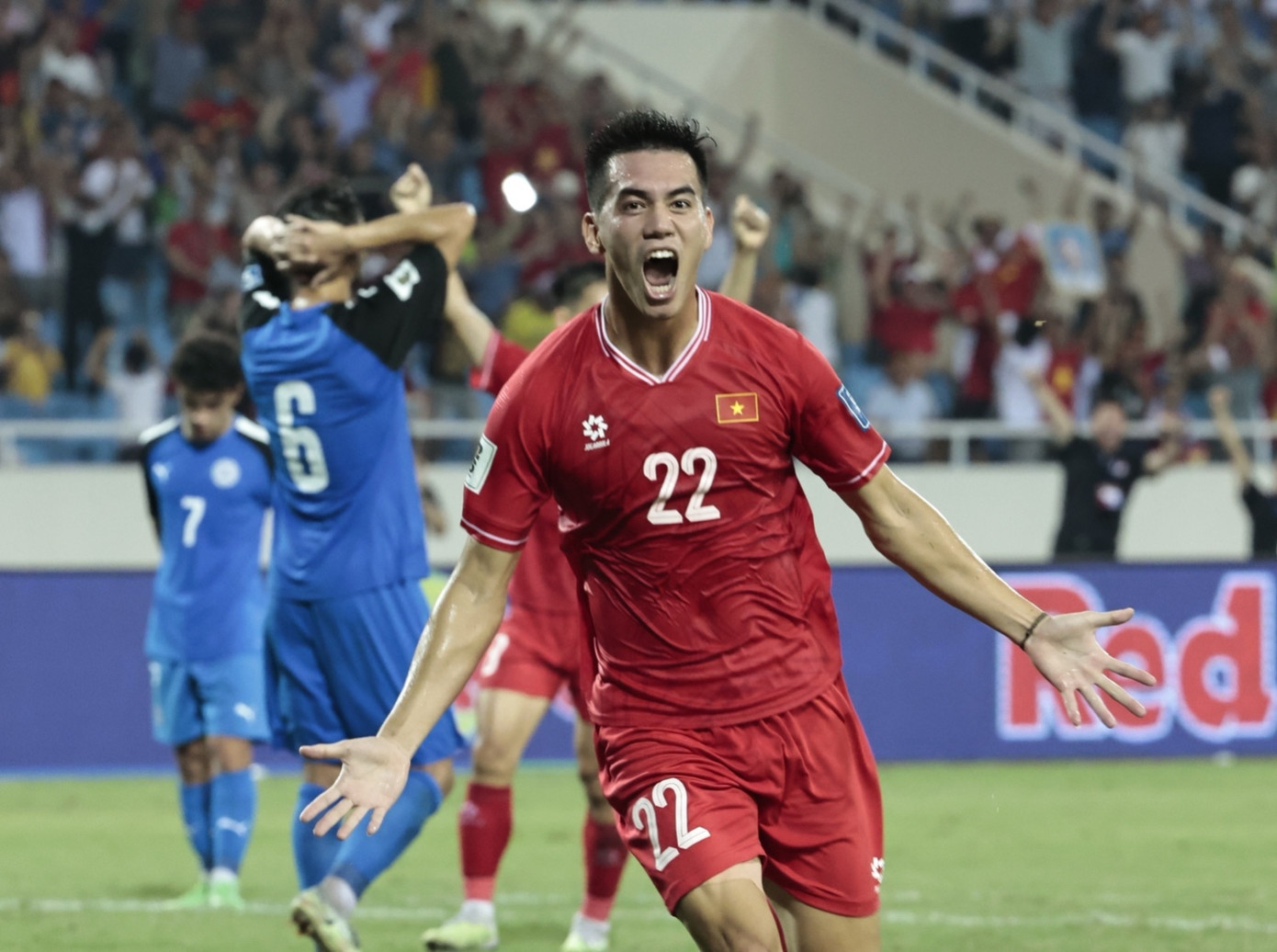 Tiến Linh trở thành người hùng của tuyển Việt Nam. Ảnh: Như Ý Tiến Linh trở thành người hùng của tuyển Việt Nam. Ảnh: Như Ý