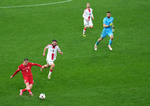 Mamardashvili trả giá khi dâng lên tấn công Mamardashvili trả giá khi dâng lên tấn công