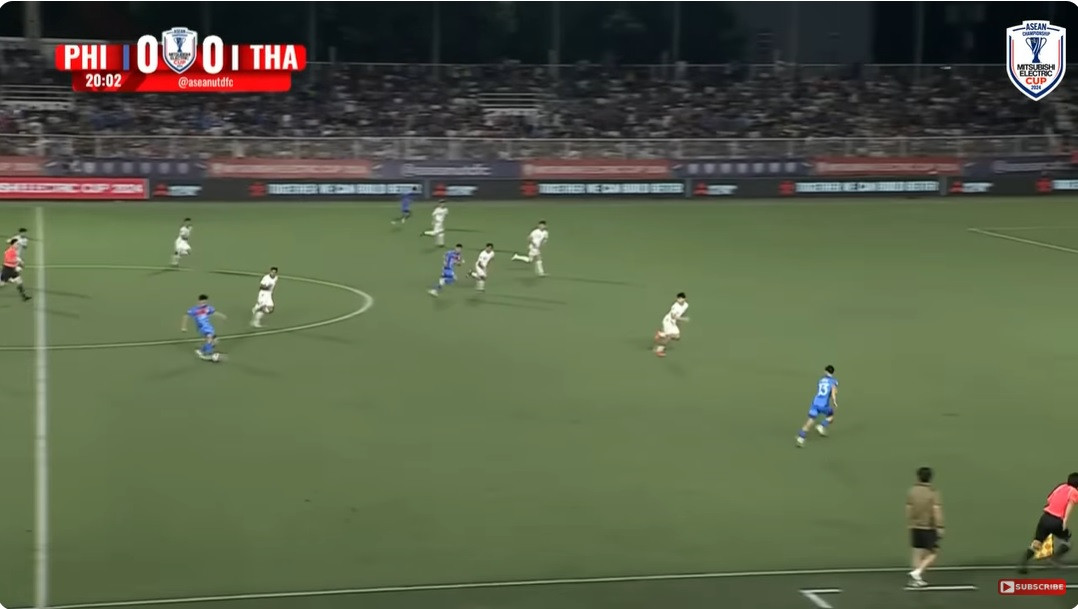 Tình huống dẫn đến bàn thắng của Reyes Tình huống dẫn đến bàn thắng của Reyes