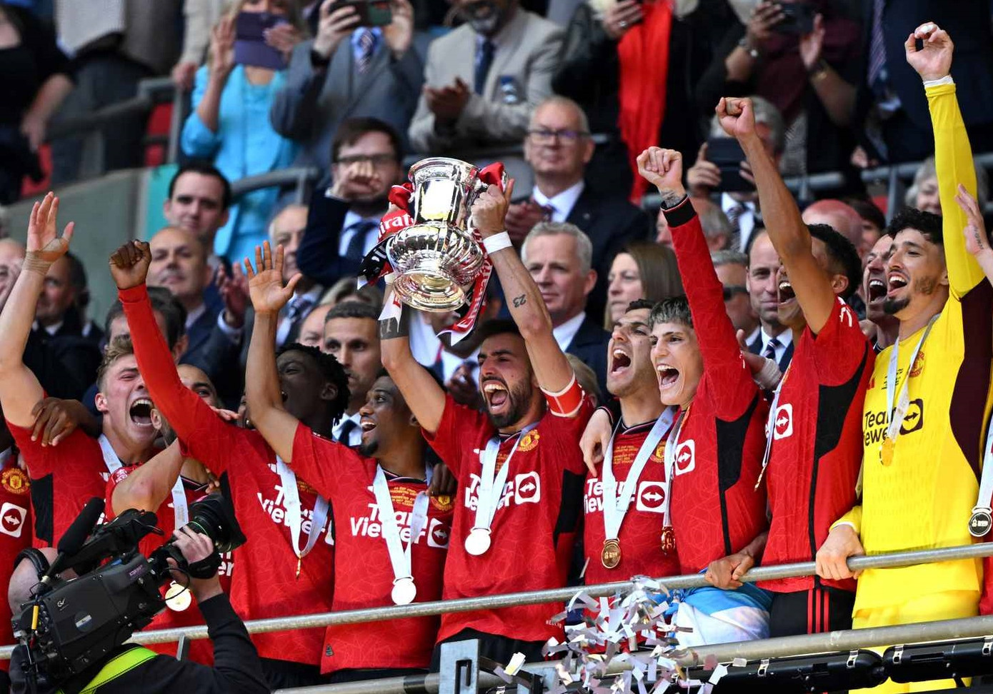 MU kết thúc mùa giải bằng chức vô địch FA Cup MU kết thúc mùa giải bằng chức vô địch FA Cup