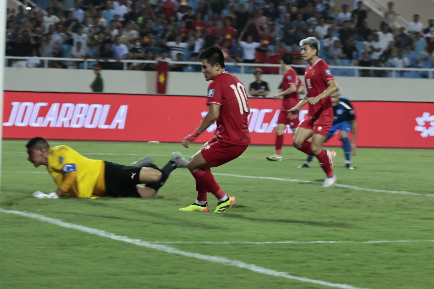 Tuấn Hải ghi "bàn thắng vàng" cho tuyển Việt Nam. Ảnh: Như Ý Tuấn Hải ghi "bàn thắng vàng" cho tuyển Việt Nam. Ảnh: Như Ý