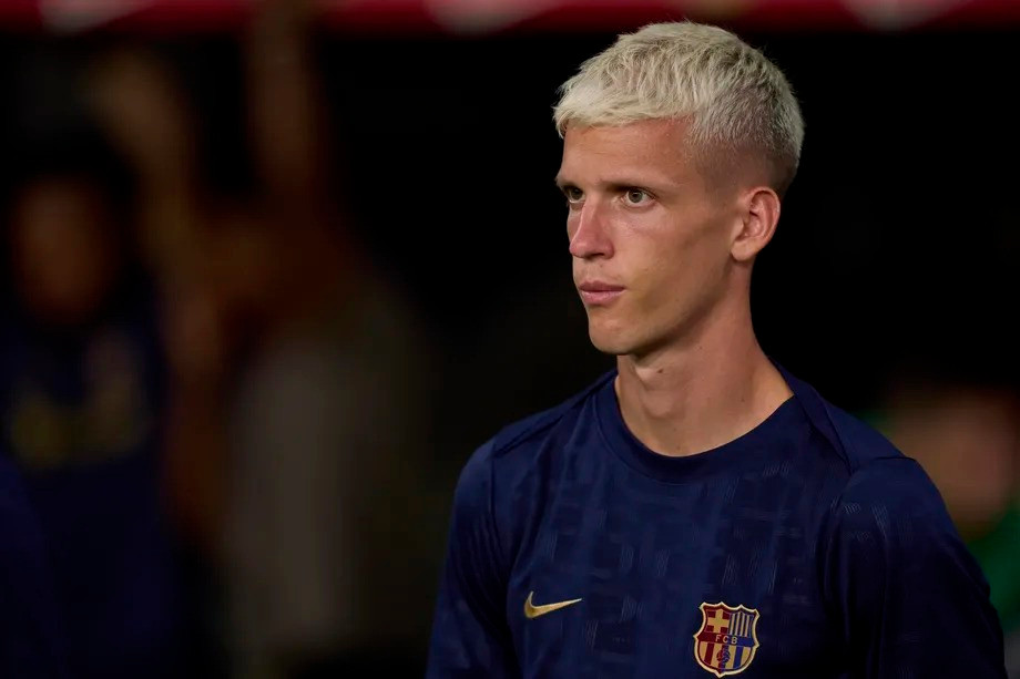 Olmo sẵn sàng ra mắt Barcelona