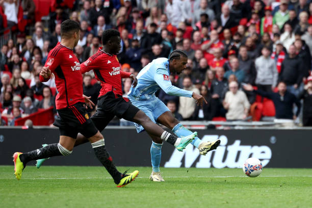 Chật vật thắng Coventry, MU gặp Man City ở chung kết FA Cup ảnh 38 Chật vật thắng Coventry, MU gặp Man City ở chung kết FA Cup ảnh 38