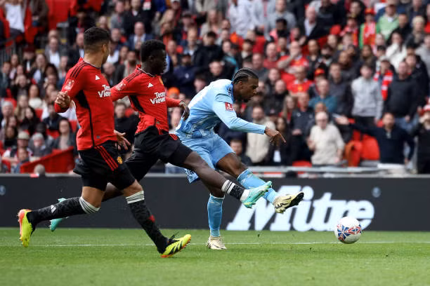 Chật vật thắng Coventry, MU gặp Man City ở chung kết FA Cup ảnh 38