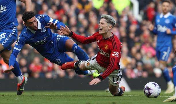 MU đánh bại Everton bằng 2 pha phạt đền ảnh 8