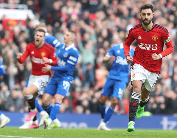 MU đánh bại Everton bằng 2 pha phạt đền ảnh 7