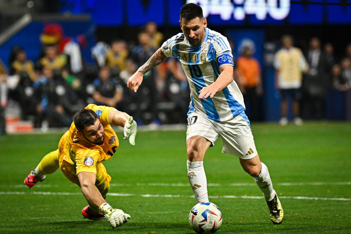 Argentina thắng Canada 2-0 ở vòng bảng Argentina thắng Canada 2-0 ở vòng bảng