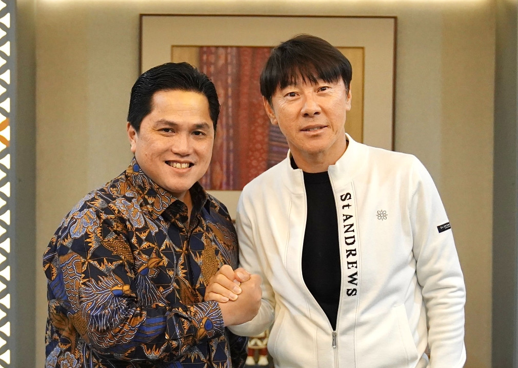 Erick Thohir hồ hởi thông báo thỏa thuận mới với HLV Shin Tae-yong Erick Thohir hồ hởi thông báo thỏa thuận mới với HLV Shin Tae-yong
