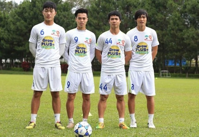 Các cầu thủ tốt nghiệp học viện HAGL từng bị &quot;trói chân&quot; đến năm 28 tuổi