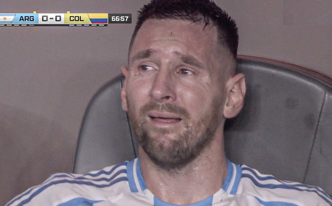 Messi khóc nức nở sau chấn thương Messi khóc nức nở sau chấn thương